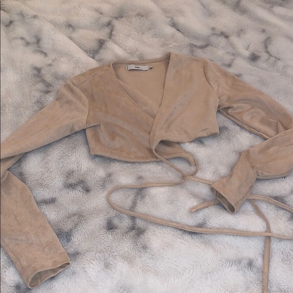 ADIKA Long sleeve wrap crop top front tie tan - Picture 6 of 9